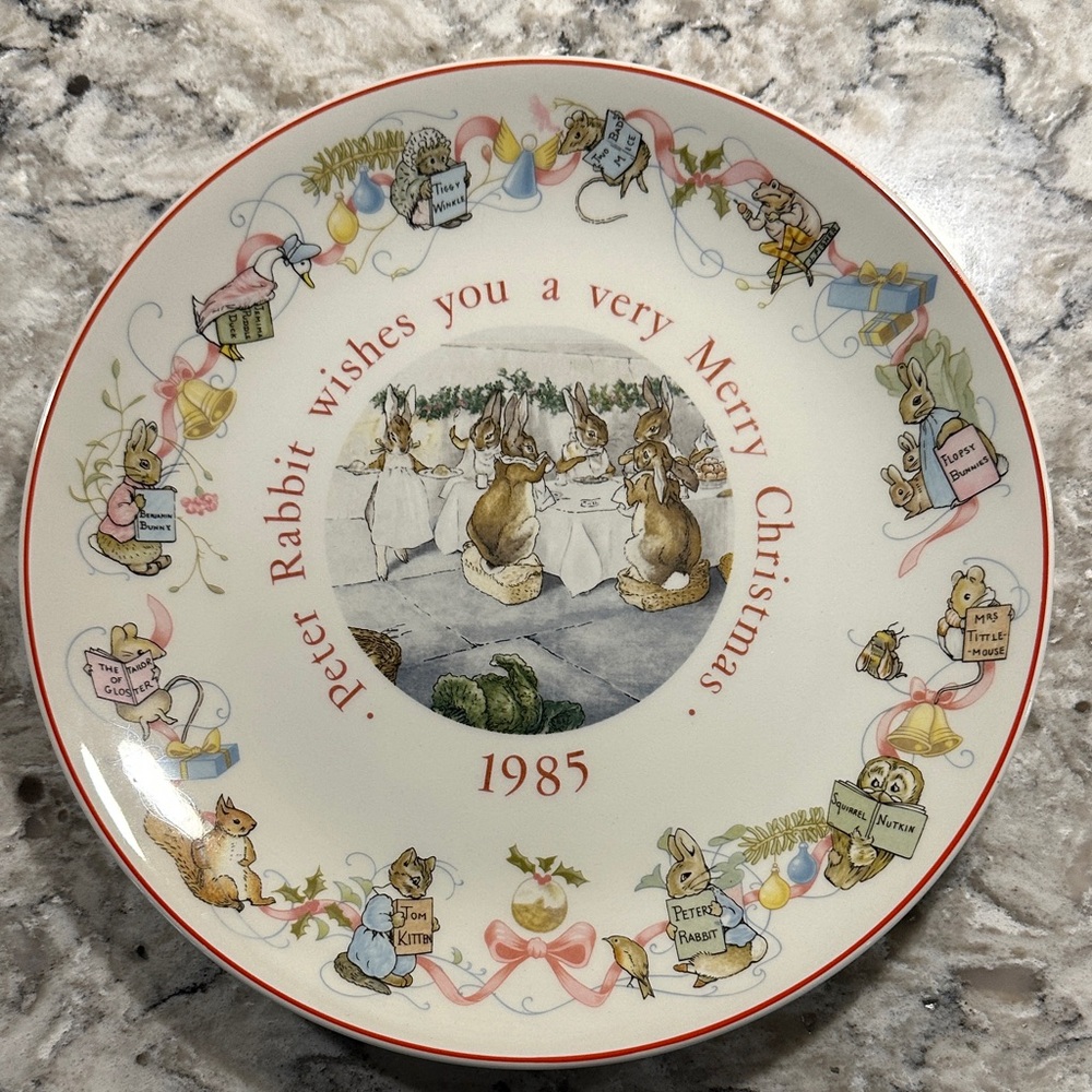 Wedgwood Peter Rabbit Christmas Plate - Red, Green, Gold